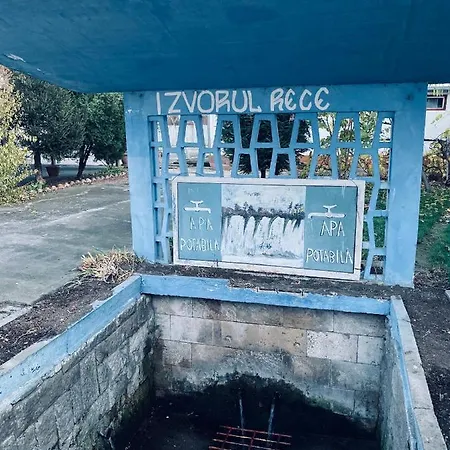 Izvorul Rece 汽车旅馆 *